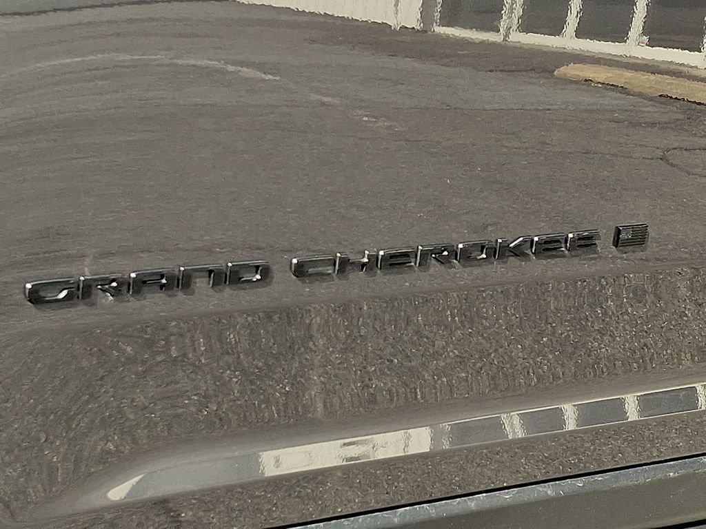 Used 2025 Jeep Grand Cherokee Altitude image 32
