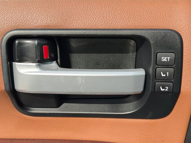Used 2014 Toyota Sequoia Platinum image 17