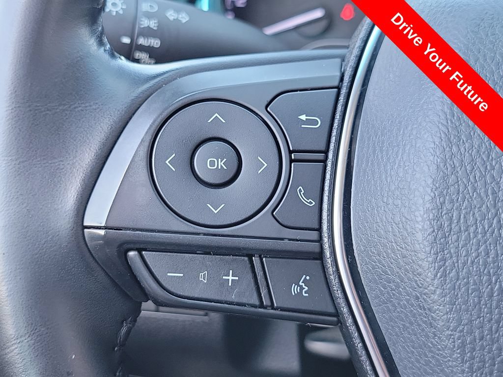 Used 2020 Toyota Camry SE FWD image 5