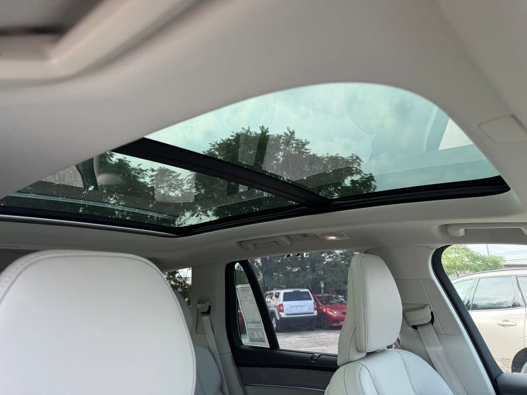 New 2026 Volvo XC90 T8 Ultra w/ Protection Package Premier AWD/4WD image 10