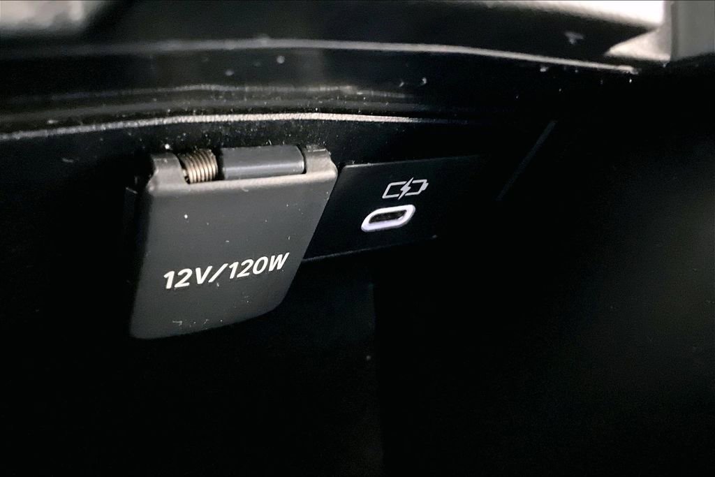 Used 2023 Toyota Corolla Cross AWD Hybrid image 16