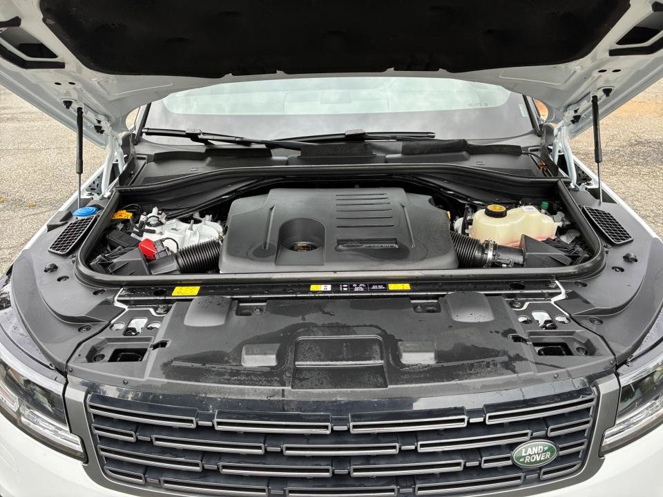 Certified 2025 Land Rover Range Rover Sport Dynamic SE AWD/4WD image 16
