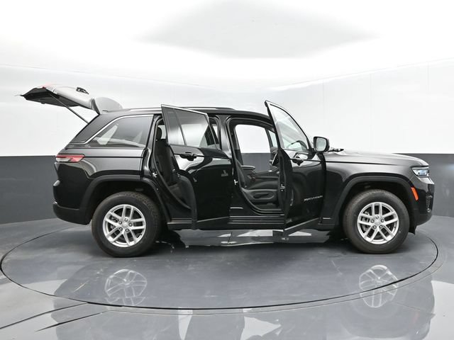 Used 2024 Jeep Grand Cherokee Laredo X AWD/4WD image 62