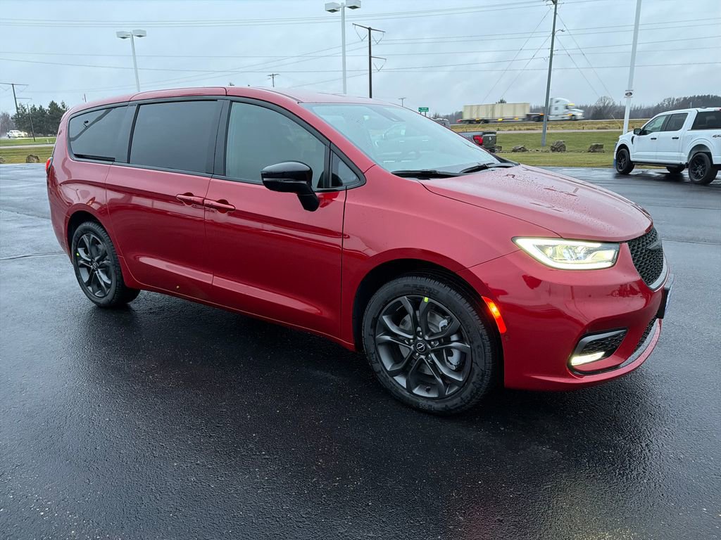 New 2026 Chrysler Pacifica Select image 7