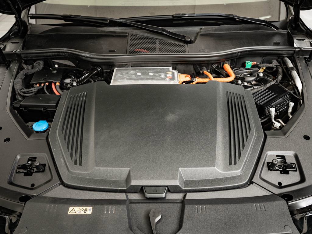 Used 2021 Audi e-tron Premium w/ Convenience Plus Package AWD/4WD image 48