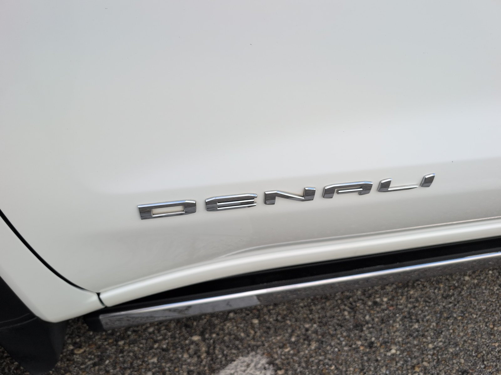 Used 2023 GMC Sierra 1500 Denali w/ Denali Reserve Package AWD/4WD image 4