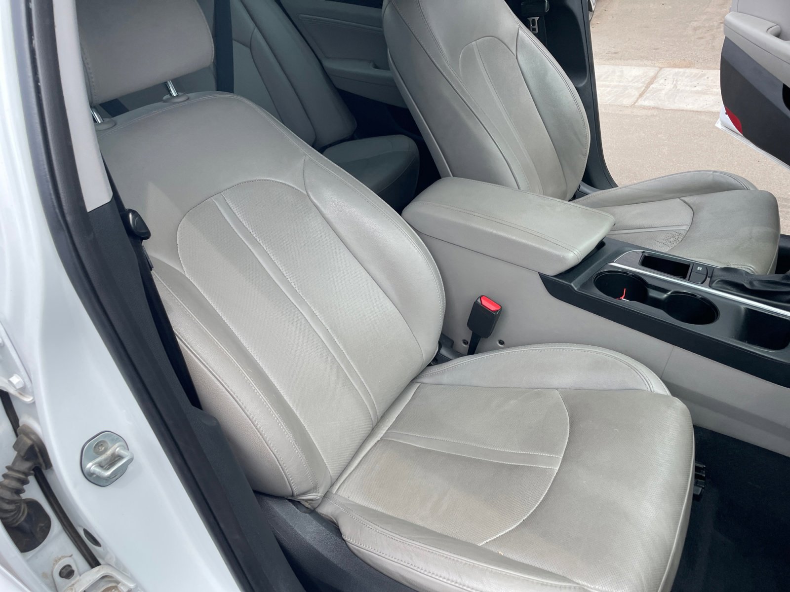 Used 2016 Hyundai Sonata Limited image 30