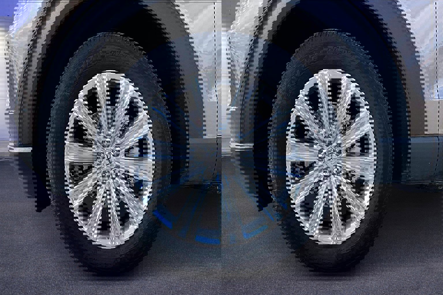 Used 2021 Ford Explorer King Ranch w/ Premium Technology Package image 36