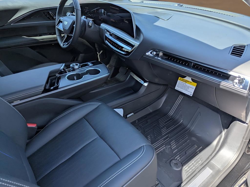 New 2026 Cadillac Lyriq Luxury w/ LPO, Floor Liner Package AWD/4WD image 16