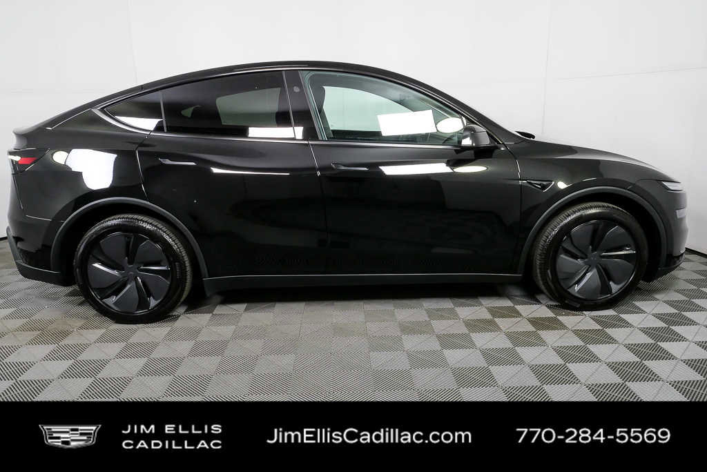 Used 2026 Tesla Model Y 2WD image 2