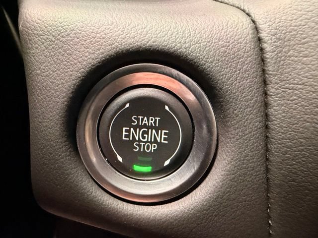 Used 2024 GMC Yukon SLT w/ SLT Luxury Package AWD/4WD image 38