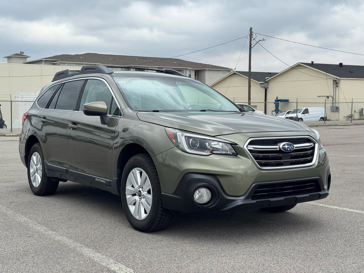 Used 2018 Subaru Outback 2.5i Premium image 2