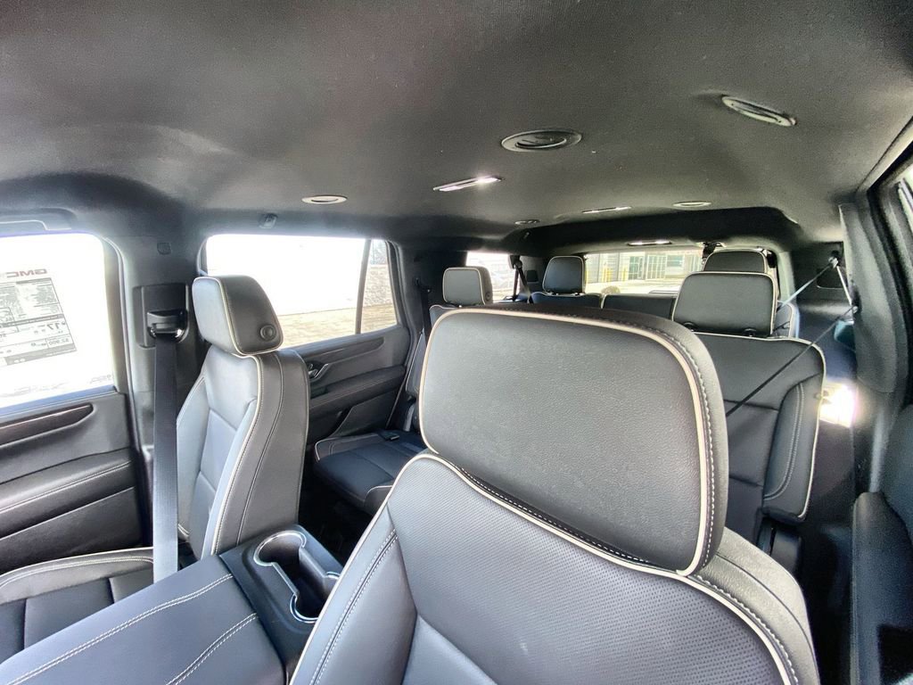 New 2026 GMC Yukon Elevation image 32