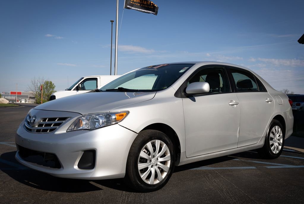 Used 2013 Toyota Corolla LE FWD image 14
