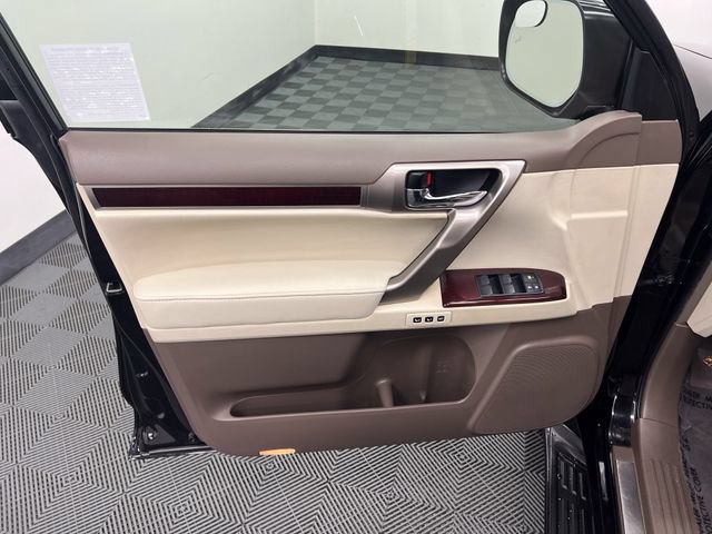 Used 2019 Lexus GX 460 Premium w/ Premium Package AWD/4WD image 9