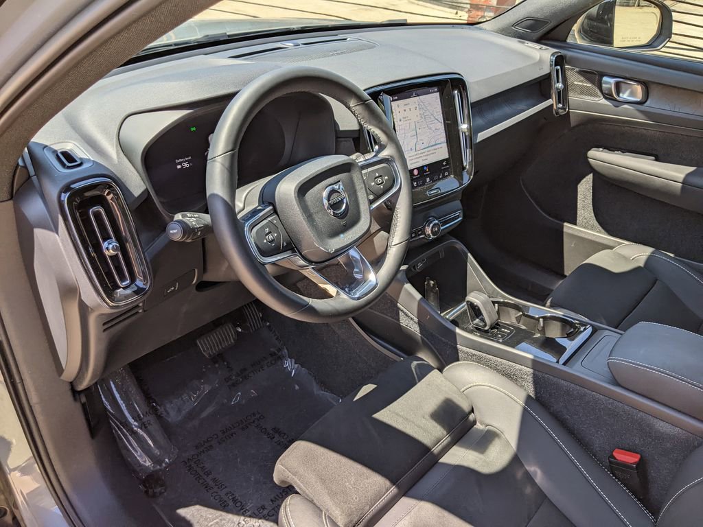 Certified 2023 Volvo XC40 Recharge Ultimate AWD/4WD image 8