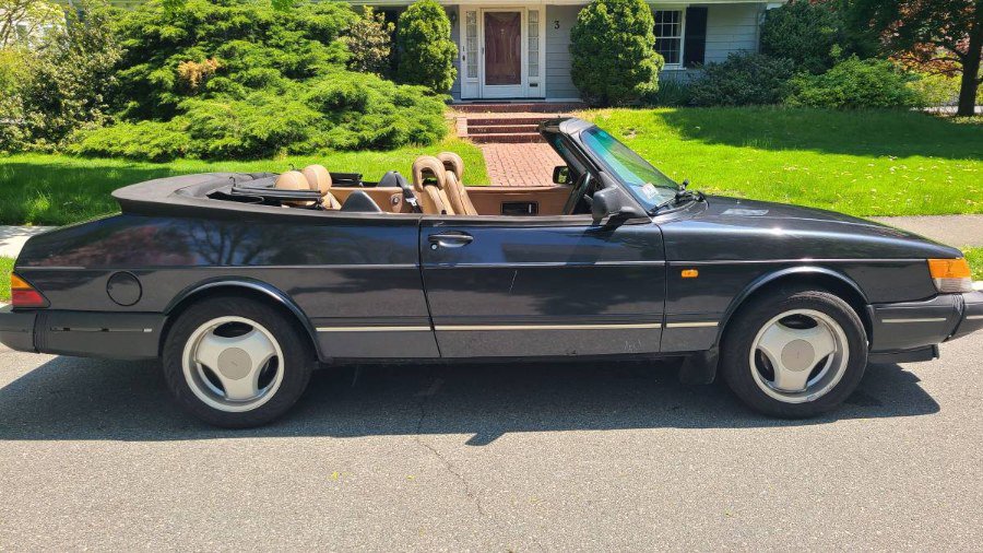 Used 1994 Saab 900 Commemorative Edition image 2
