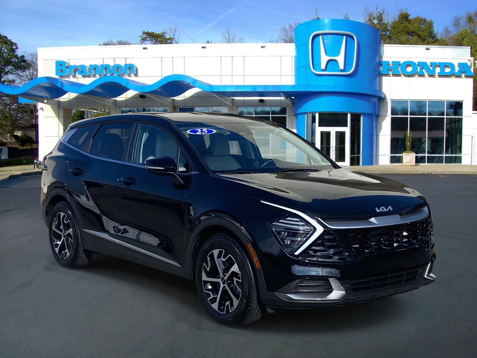 Used 2025 Kia Sportage EX image 1