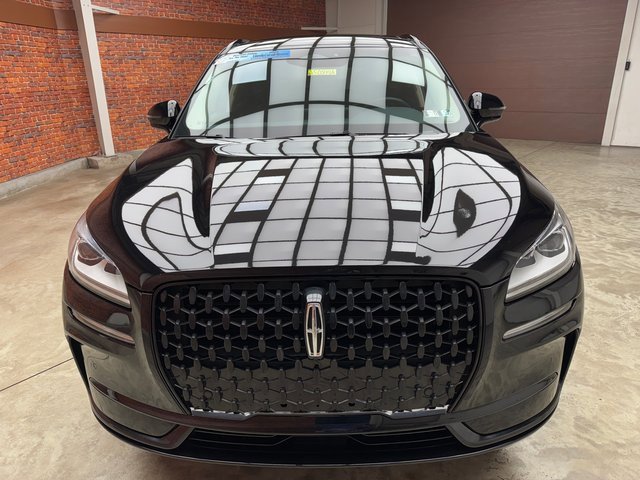 Used 2023 Lincoln Corsair Reserve w/ Equipment Group 201A image 8