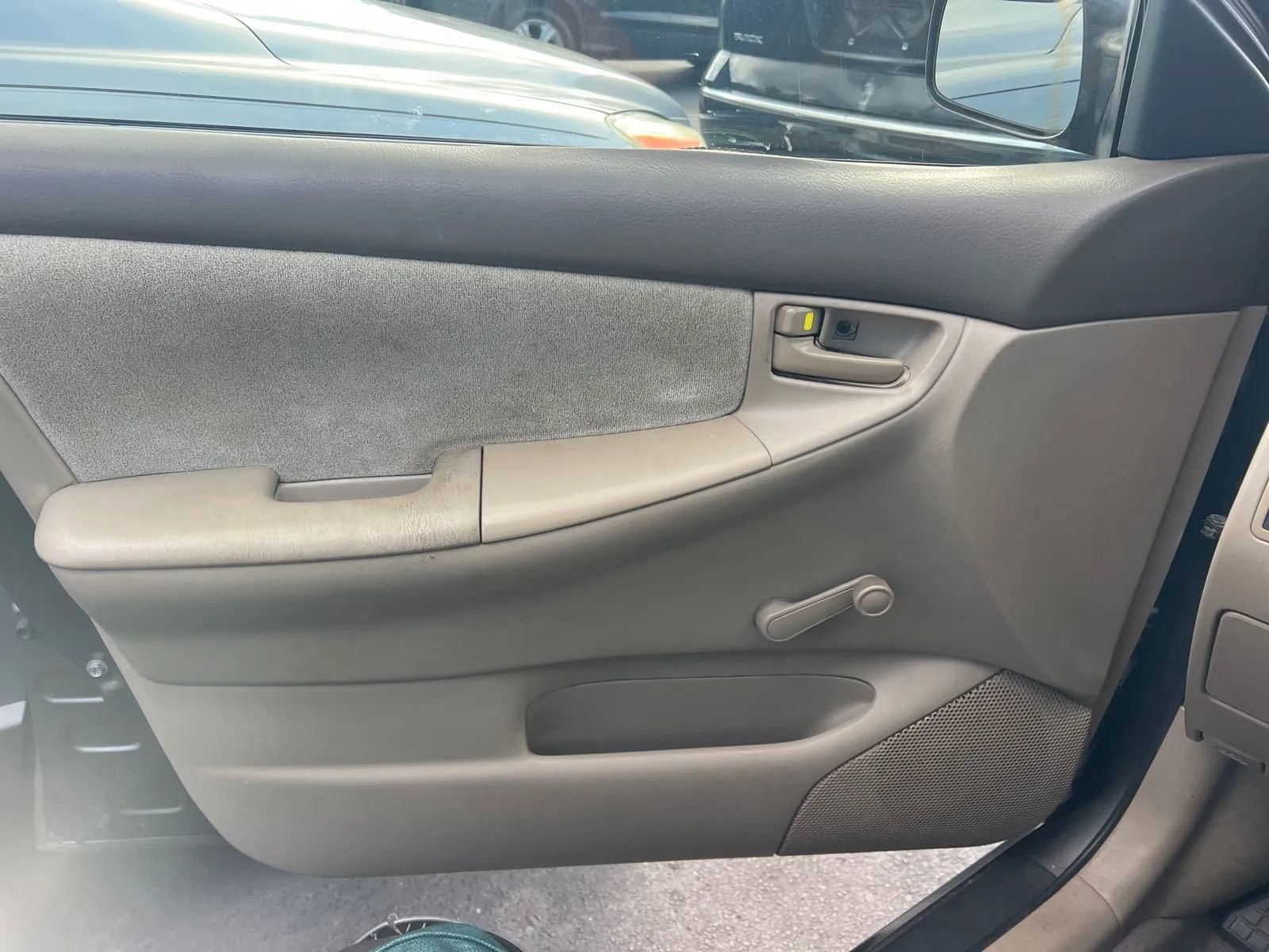 Used 2005 Toyota Corolla CE FWD image 8