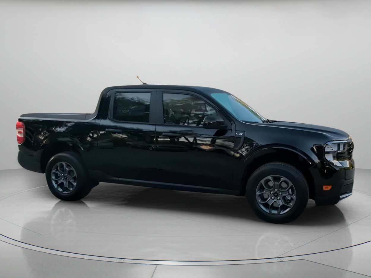 New 2026 Ford Maverick XLT w/ XLT Luxury Package FWD image 36