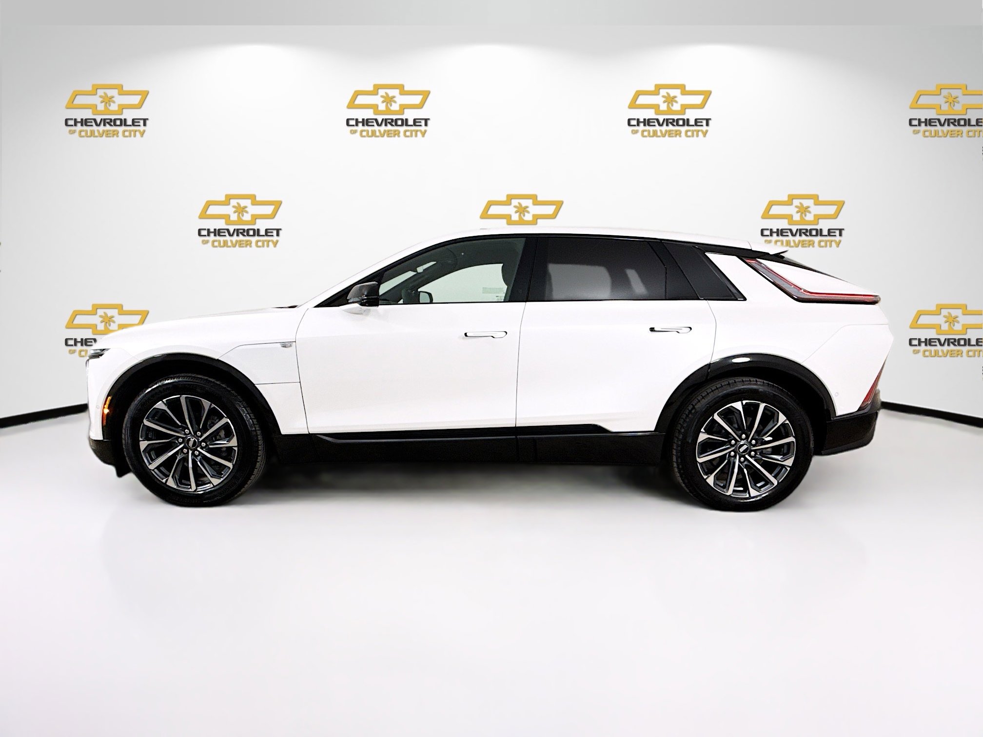 Used 2025 Cadillac Lyriq Sport image 4