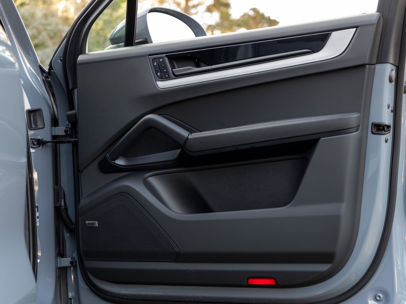 New 2025 Porsche Cayenne E-Hybrid image 48