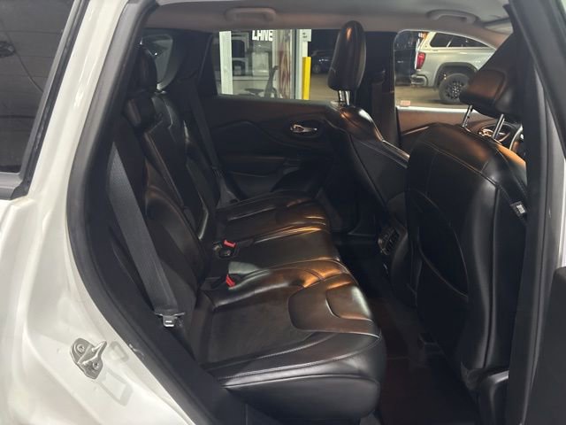 Used 2020 Jeep Cherokee Altitude image 28