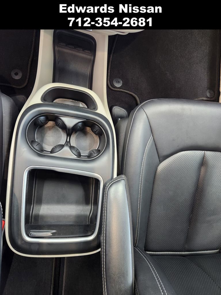 Used 2024 Chrysler Pacifica Touring-L image 34