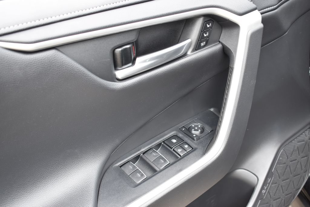 Used 2023 Toyota RAV4 Limited FWD image 26