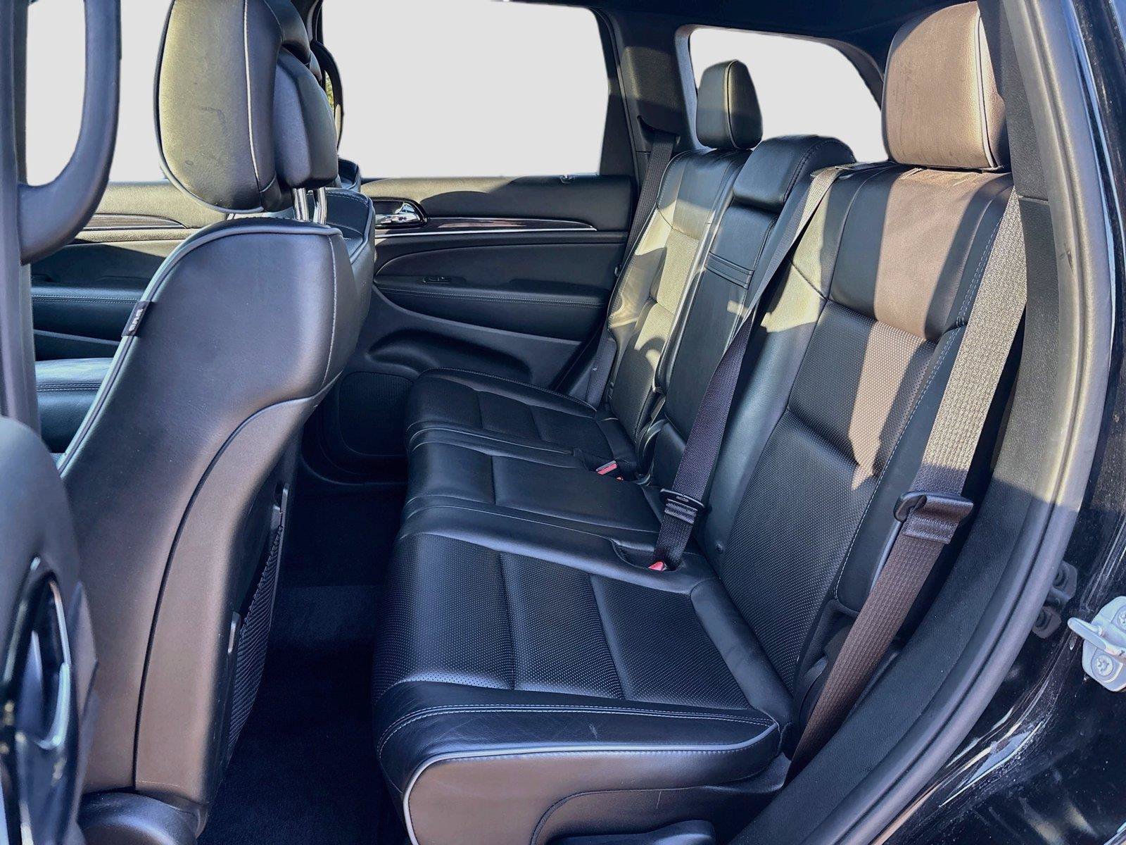 Used 2019 Jeep Grand Cherokee Overland AWD/4WD image 11