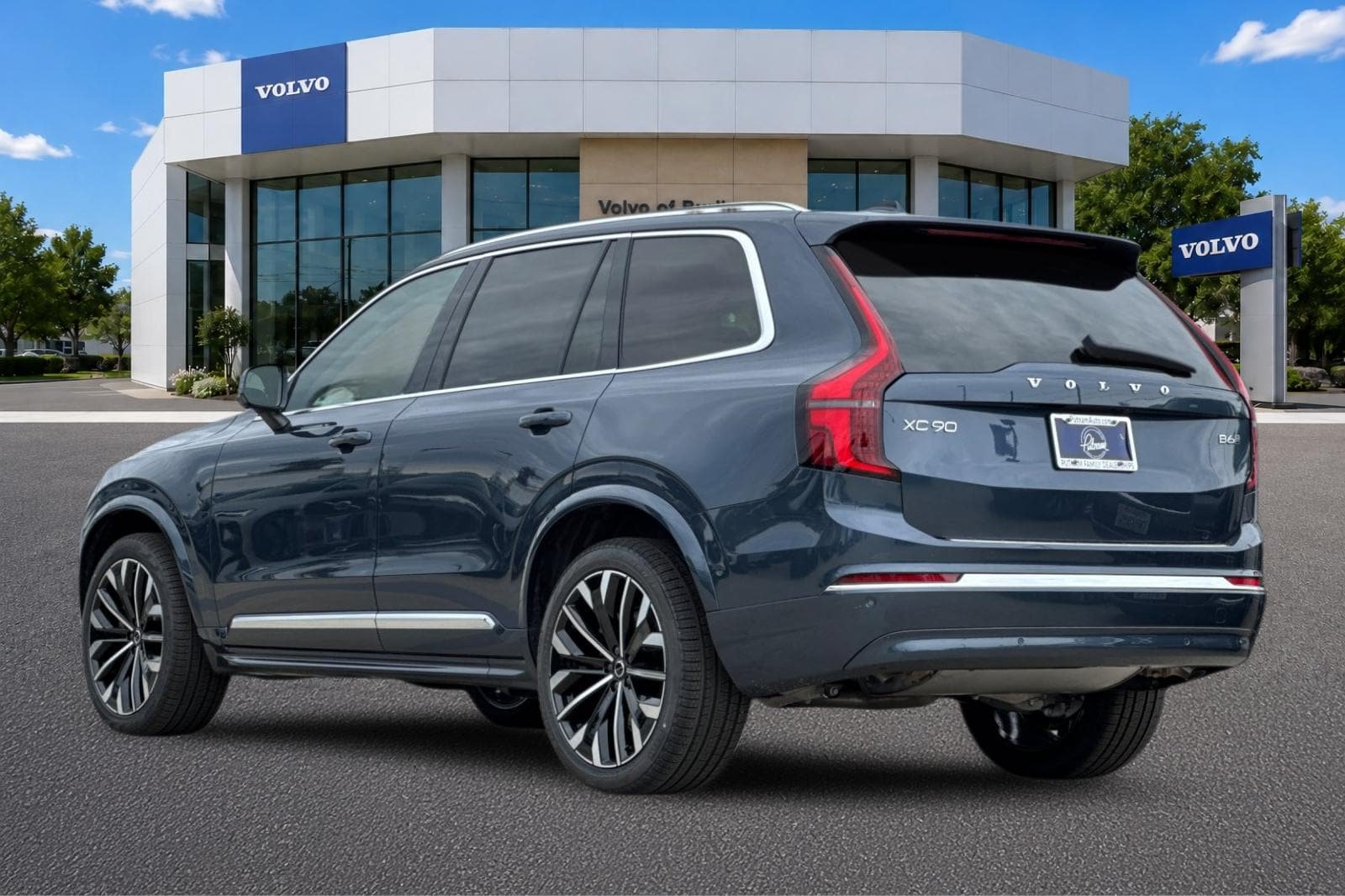 New 2026 Volvo XC90 B5 Plus w/ Protection Package AWD/4WD image 5