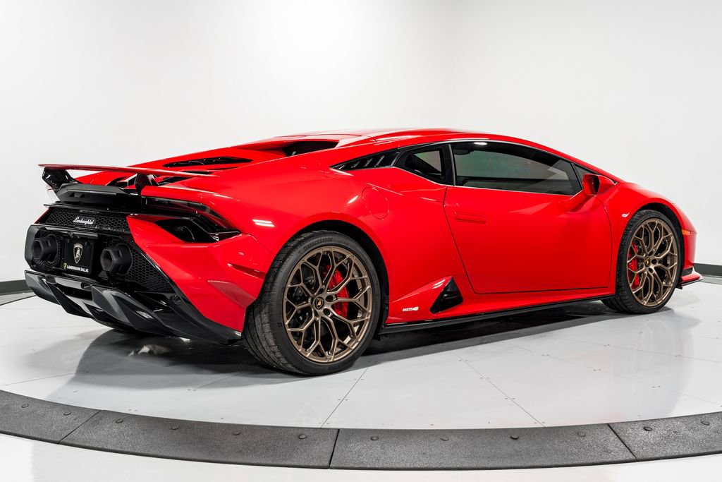 Used 2023 Lamborghini Huracan Tecnica image 3