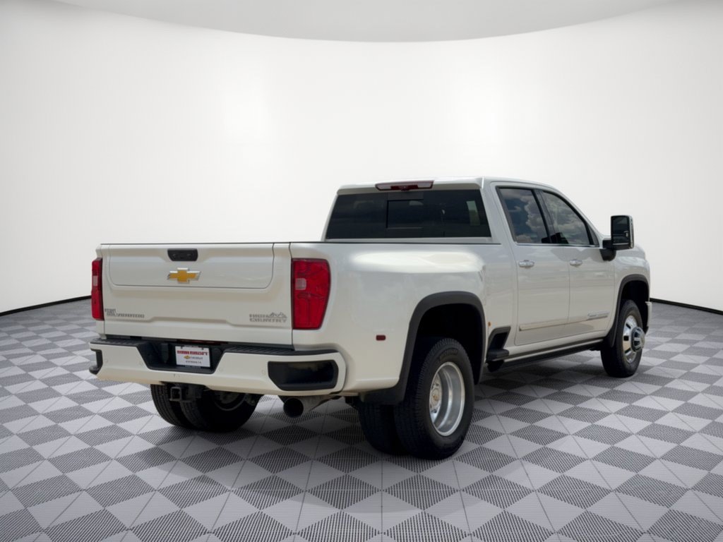 Used 2025 Chevrolet Silverado 3500 High Country w/ High Country Premium Package AWD/4WD image 9