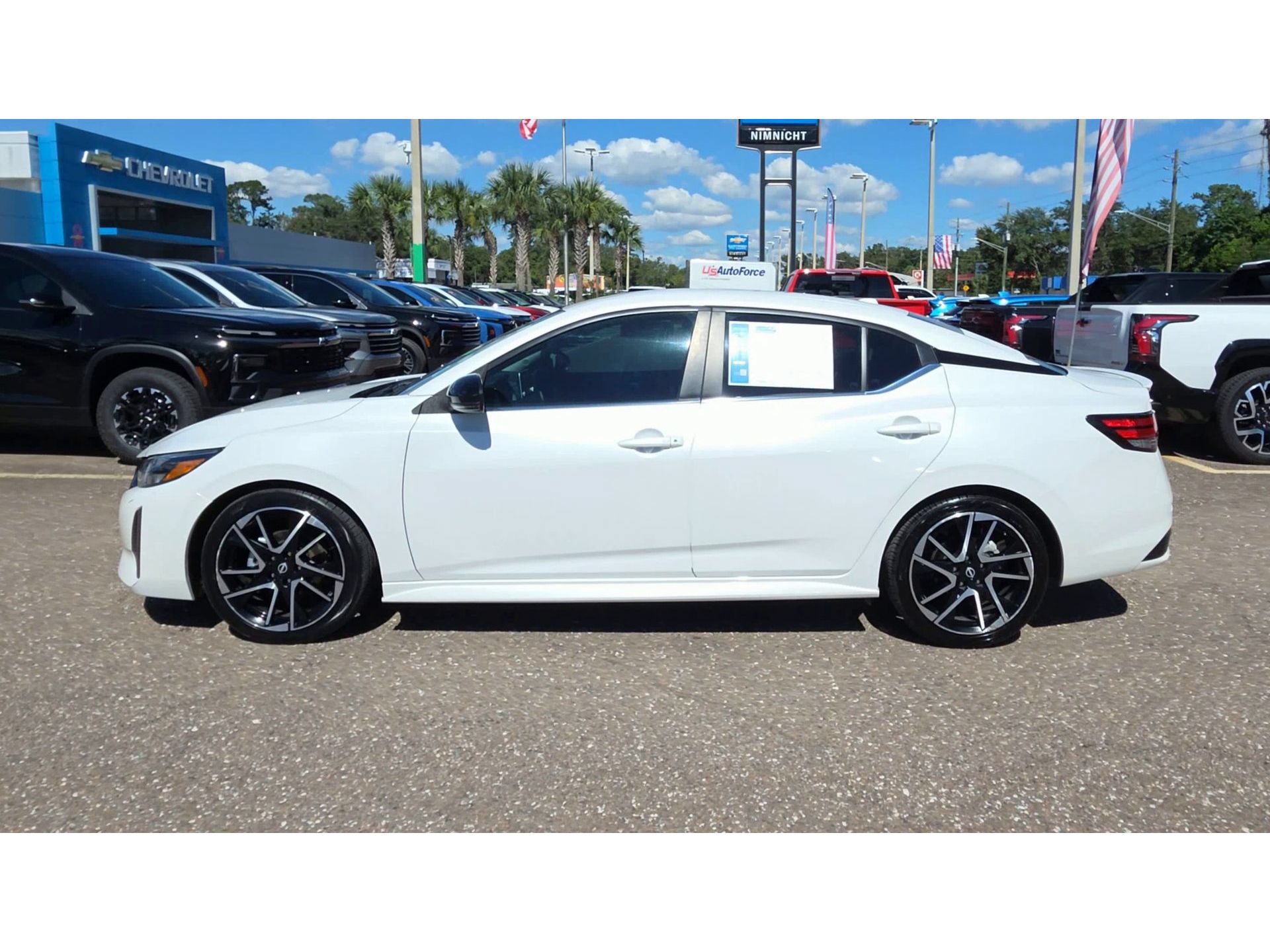 Used 2025 Nissan Sentra SR FWD image 5