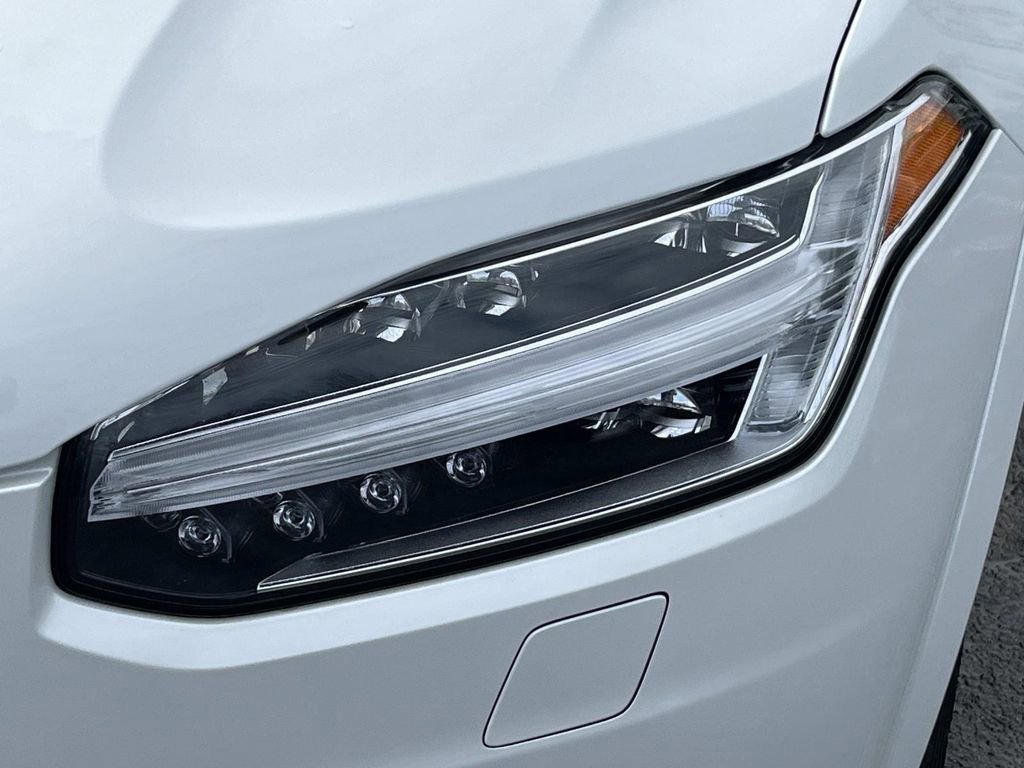 Used 2023 Volvo XC90 B6 Plus w/ Protection Package image 9