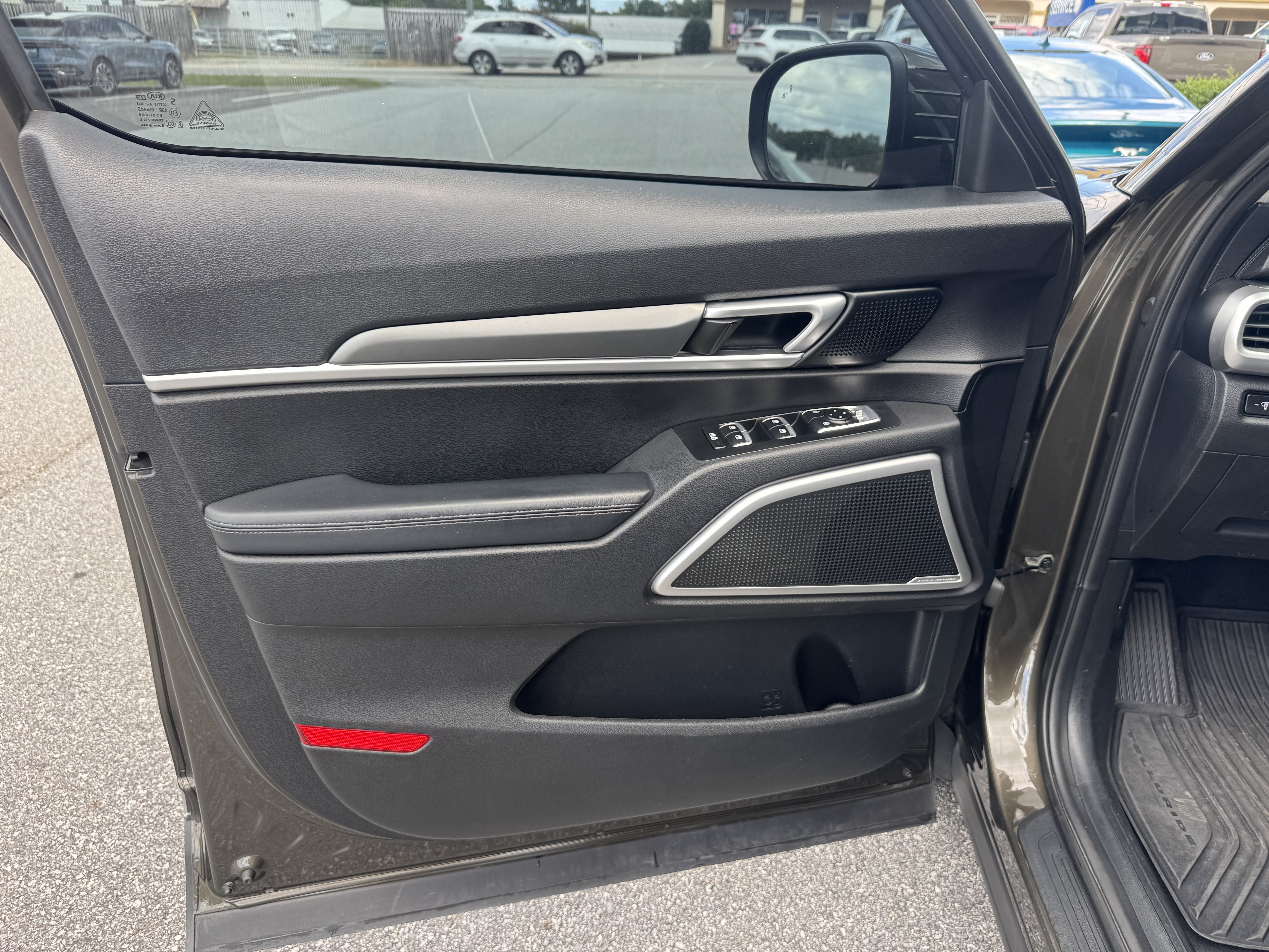 Used 2020 Kia Telluride S AWD/4WD image 6