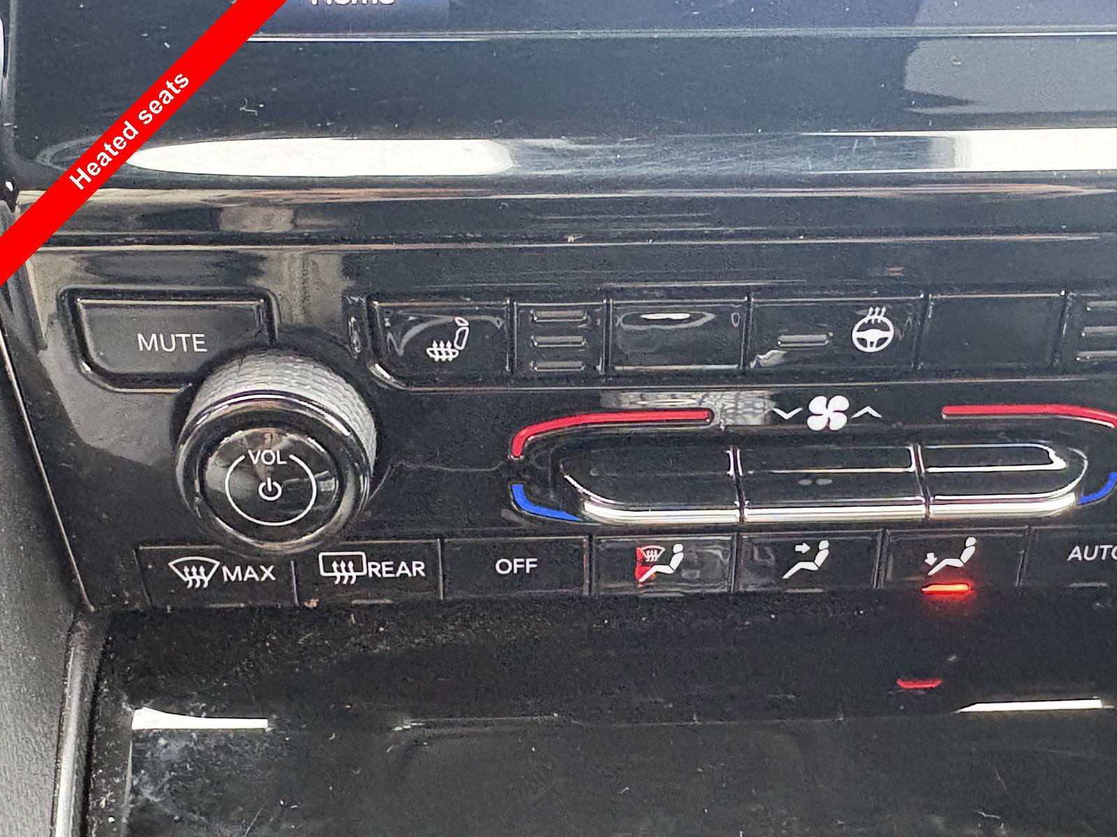 Used 2024 Jeep Grand Cherokee L Laredo image 5