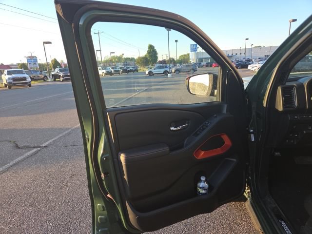 Used 2023 Nissan Frontier PRO-4X w/ Pro Convenience Package AWD/4WD image 15
