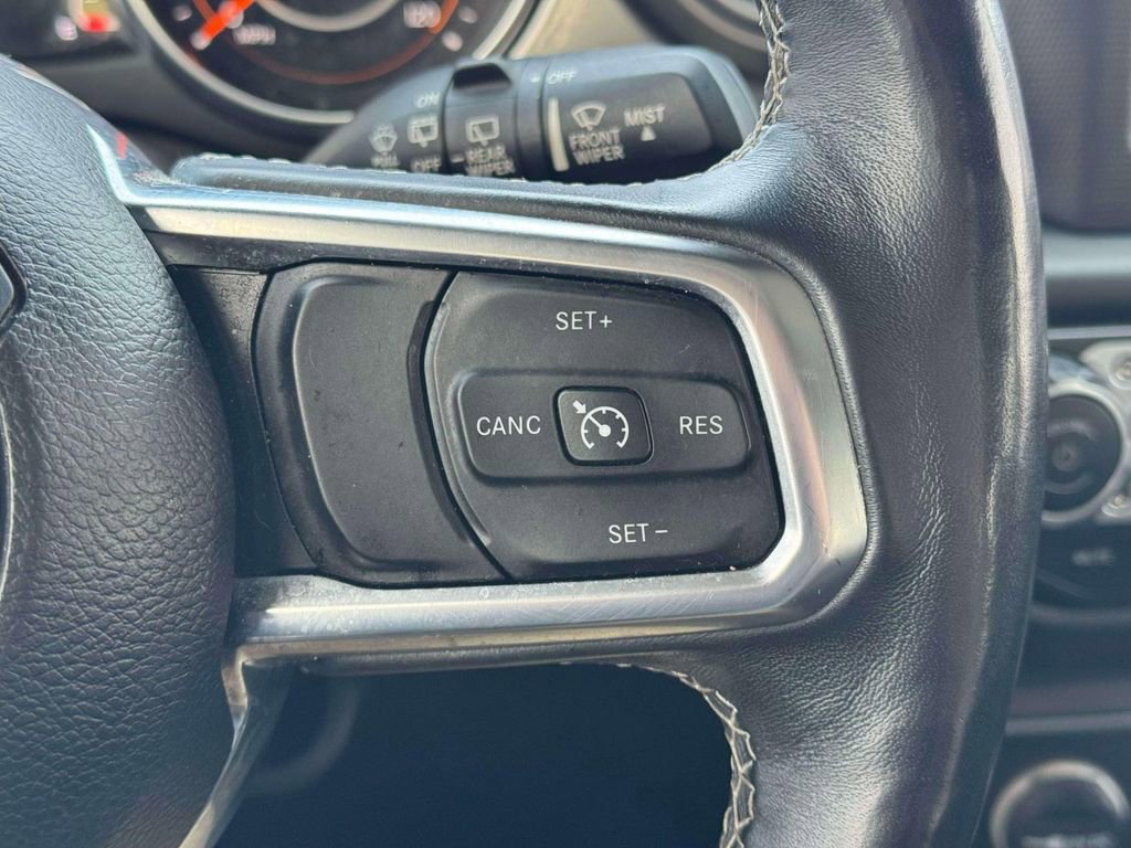 Used 2018 Jeep Wrangler Unlimited Sahara image 25