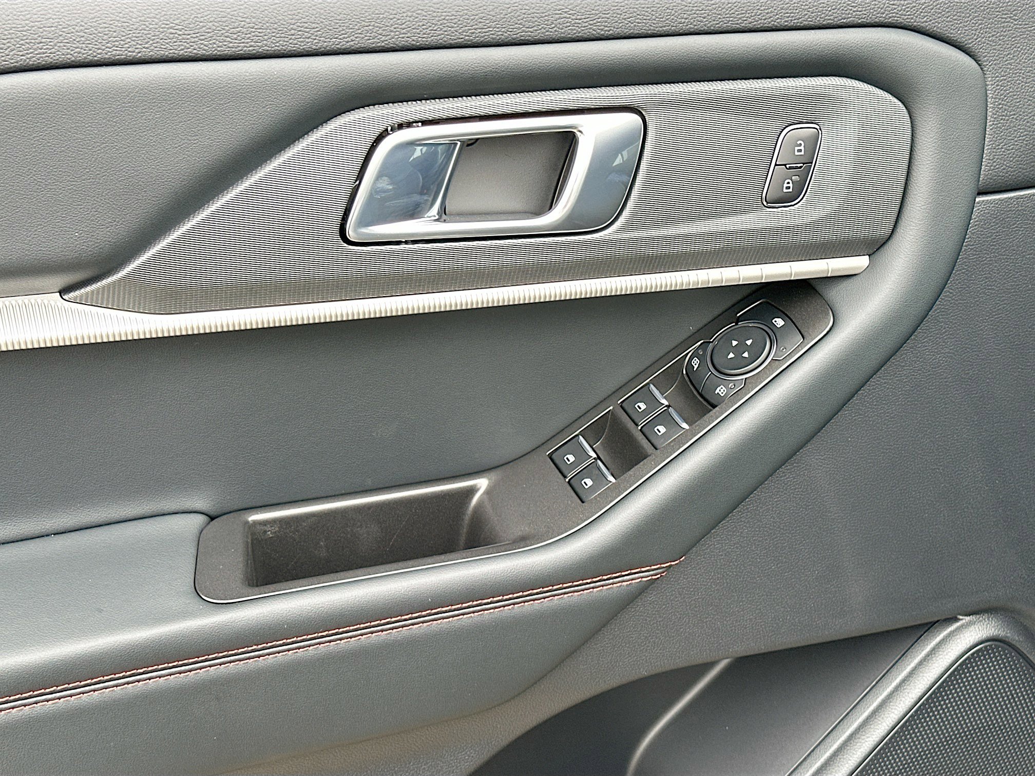 New 2026 Ford Explorer ST-Line image 13