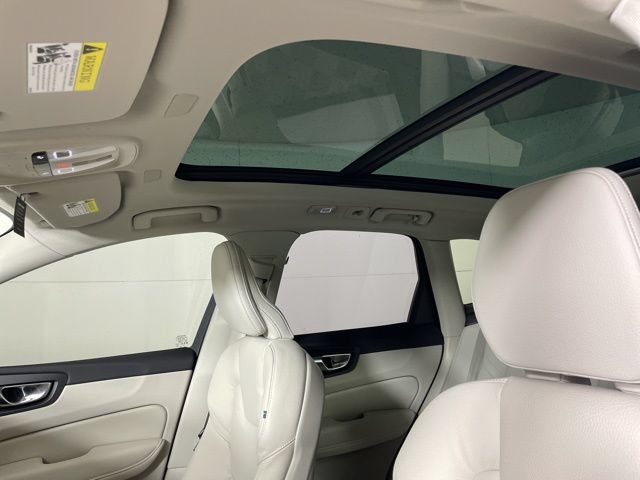 Certified 2025 Volvo XC60 T8 Plus w/ Protection Package AWD/4WD image 34