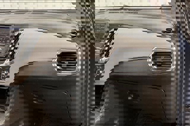 Used 2020 Chevrolet Equinox LT AWD/4WD image 17