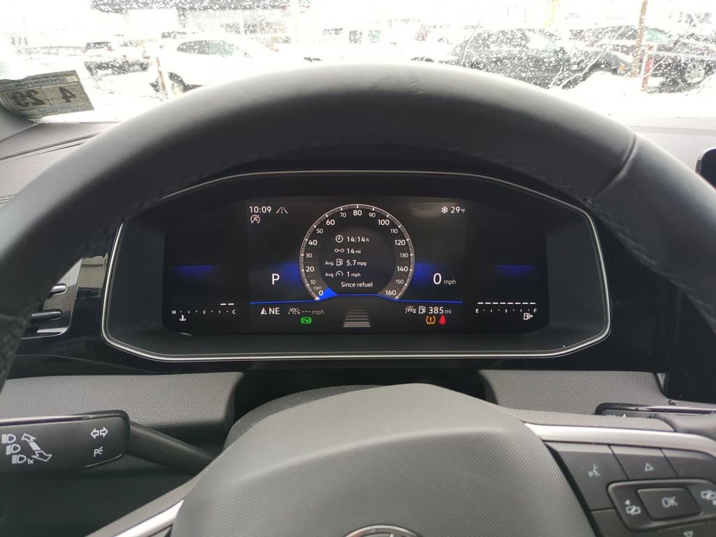 Used 2025 Volkswagen Jetta Sport image 15