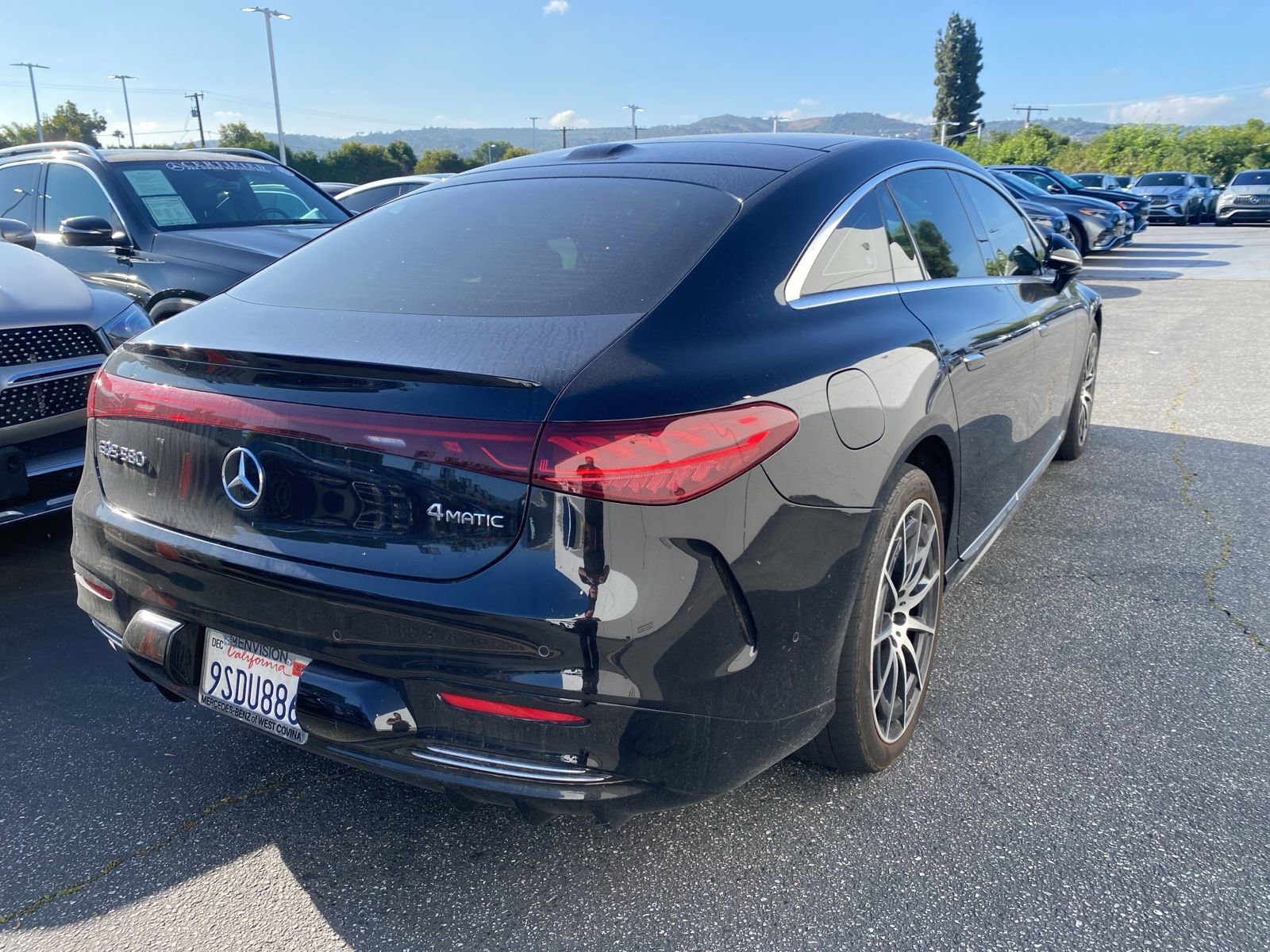 Used 2024 Mercedes-Benz EQS 580 4MATIC Sedan image 3