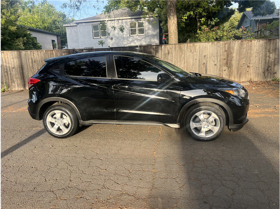 Used 2016 Honda HR-V LX image 8