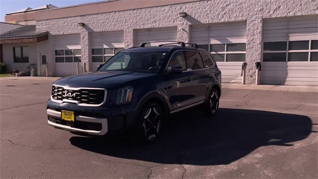 Used 2025 Kia Telluride S image 5