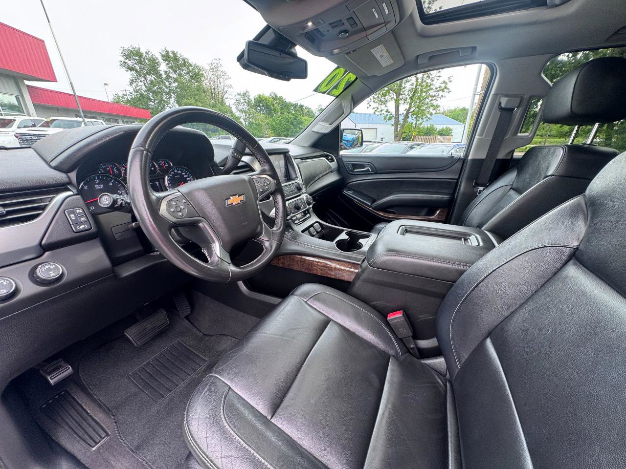 Used 2020 Chevrolet Suburban LT AWD/4WD image 16
