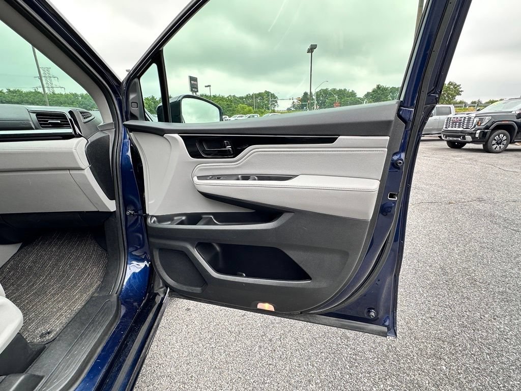 Used 2022 Honda Odyssey Elite image 18