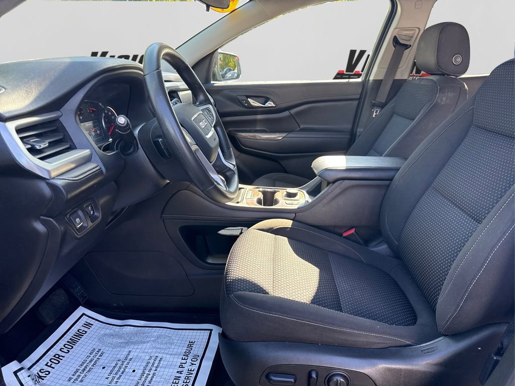 Used 2023 GMC Acadia SLE w/ Driver Convenience Package image 9